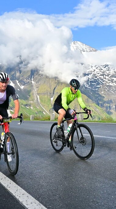 Die Teilnehmer 2026 kurz vor Kehre 11 | © TVB BRUCK FUSCH | GROSSGLOCKNER; Marathon Photos