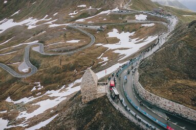 Das Ziel beim Fuschertörl; Im Hintergrund die letzten Kehren hinauf | © TVB BRUCK FUSCH | GROSSGLOCKNER/JFK Photography